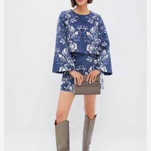 Tuckernuck Navy and White Floral Set